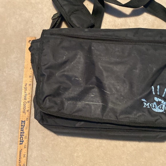 Mudd Vintage Messenger Bag. well-loved - Picture 2 of 12